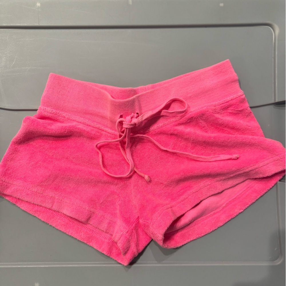 Hard Tail Terry Cloth shorts
Size Kids Large
Neon Pink
Never worn